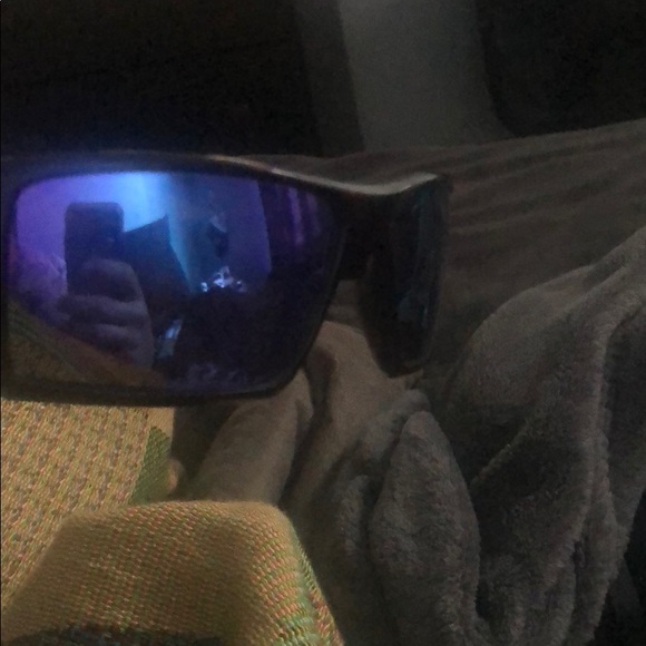 Authentic Oakley sunglasses. - Picture 2 of 5
